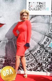 Rita Ora feet photo thumbnail