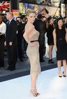 Alice Eve feet photo thumbnail