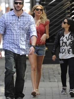 Kate Upton feet photo thumbnail