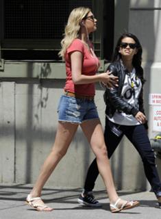 Kate Upton feet photo thumbnail