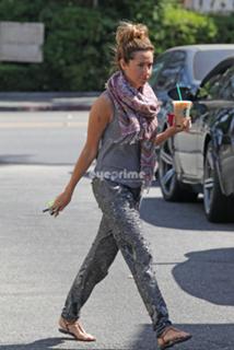 Ashley Tisdale feet photo thumbnail
