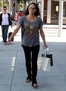 Michelle Rodriguez feet photo thumbnail