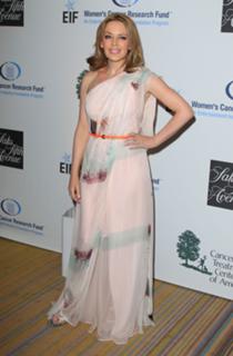Kylie Minogue feet photo thumbnail