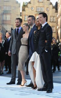 Zoe Saldana feet photo thumbnail