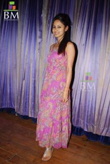 Mouni Roy feet photo 2