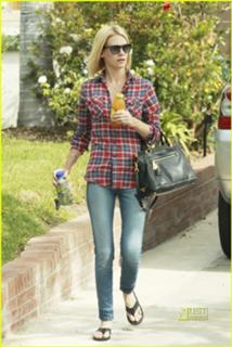 January Jones feet photo thumbnail