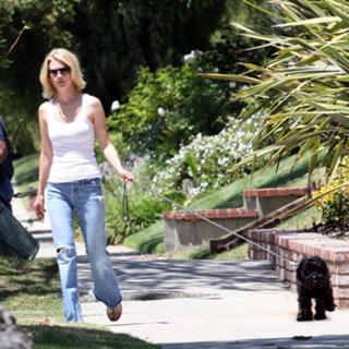 January Jones feet photo thumbnail