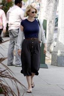 January Jones feet photo thumbnail