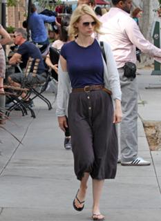 January Jones feet photo thumbnail