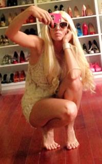 Jelena Karleusa feet photo thumbnail