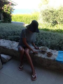 Caterina Balivo feet photo thumbnail