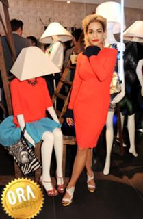Rita Ora feet photo thumbnail