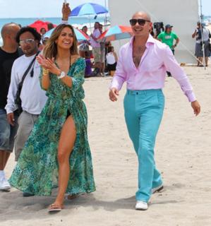 Jennifer Lopez feet photo thumbnail