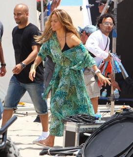 Jennifer Lopez feet photo thumbnail