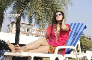 Taapsee Pannu feet photo thumbnail