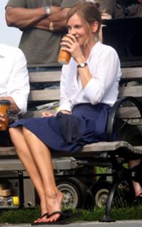 Hilary Swank feet photo thumbnail