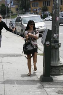 Christina Ricci feet photo thumbnail