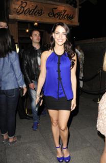 Jessica Lowndes feet photo thumbnail