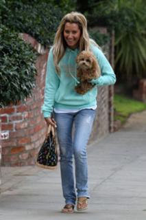 Ashley Tisdale feet photo thumbnail