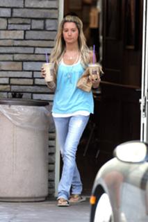 Ashley Tisdale feet photo thumbnail