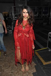 Selena Gomez feet photo thumbnail