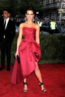 Kate Beckinsale feet photo thumbnail