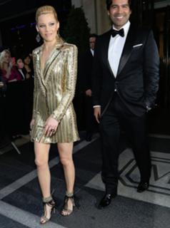 Elizabeth Banks feet photo thumbnail