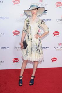 Krysten Ritter feet photo thumbnail