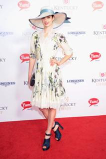 Krysten Ritter feet photo thumbnail