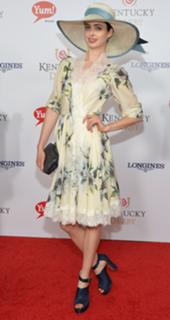 Krysten Ritter feet photo thumbnail
