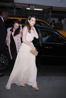Emma Roberts feet photo thumbnail