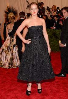 Jennifer Lawrence feet photo thumbnail