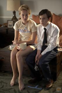 Brie Larson feet photo thumbnail