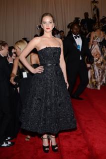 Jennifer Lawrence feet photo thumbnail