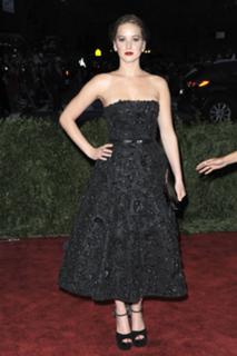Jennifer Lawrence feet photo thumbnail