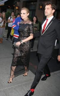 Diane Kruger feet photo thumbnail