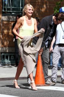Cameron Diaz feet photo thumbnail
