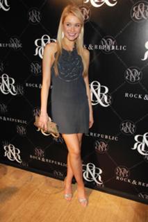 Katrina Bowden feet photo thumbnail
