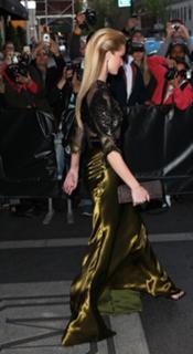 Rosie Huntington-Whiteley feet photo thumbnail