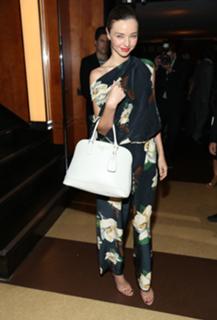 Miranda Kerr feet photo thumbnail