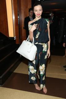 Miranda Kerr feet photo thumbnail