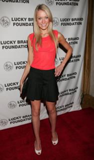 Katrina Bowden feet photo thumbnail