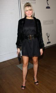 Katrina Bowden feet photo thumbnail
