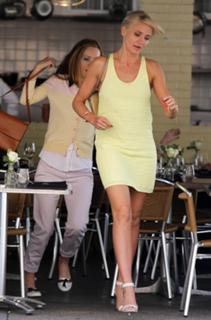 Cameron Diaz feet photo thumbnail