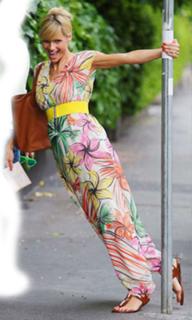Michelle Hunziker feet photo thumbnail