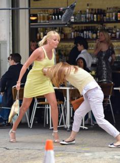 Cameron Diaz feet photo thumbnail