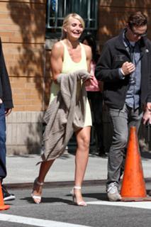Cameron Diaz feet photo thumbnail