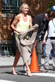 Cameron Diaz feet photo thumbnail