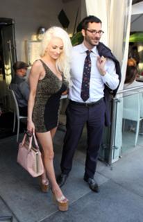Courtney Stodden feet photo thumbnail