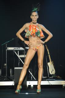 Izabel Goulart feet photo thumbnail